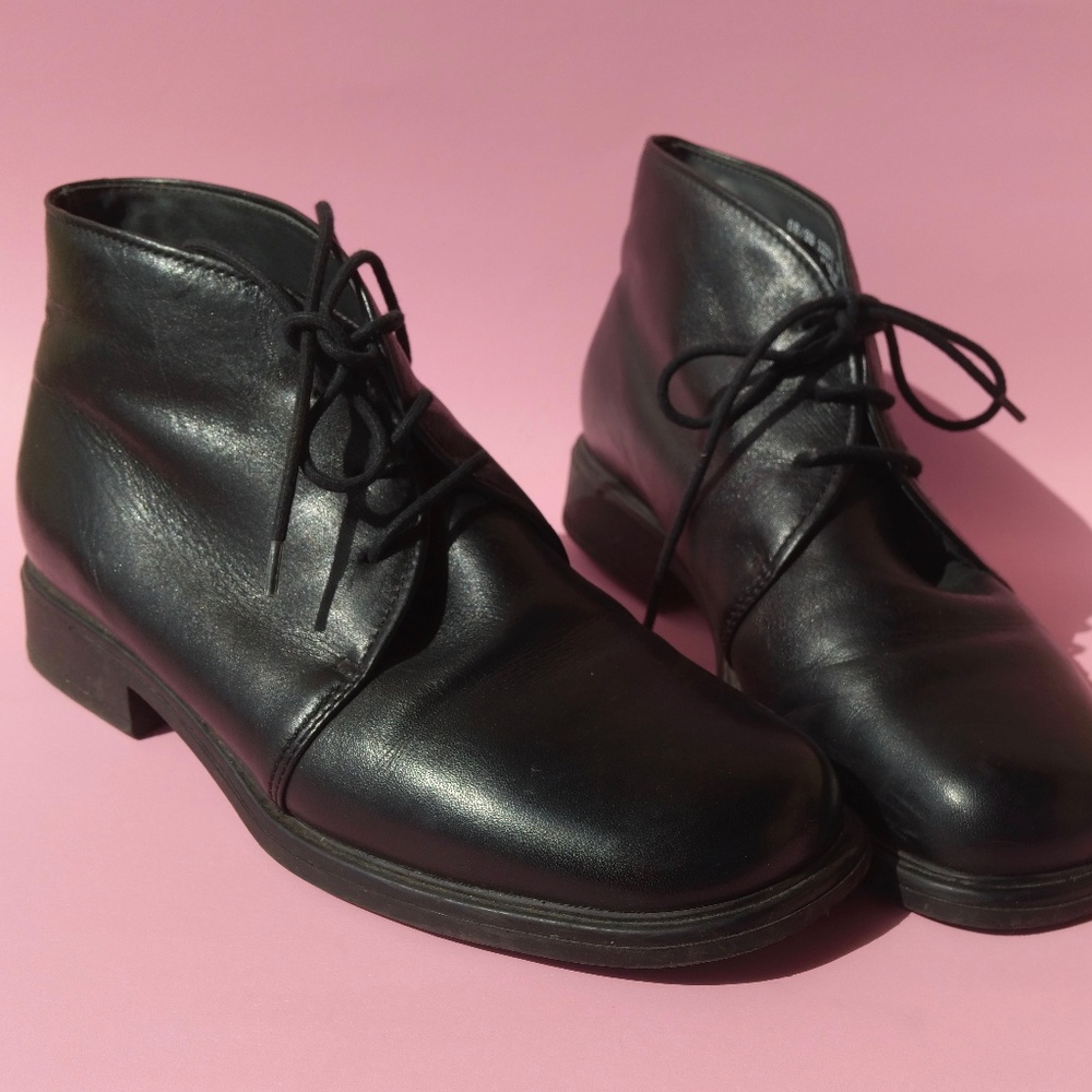 Lace Up Black Leather Boots Clarks Size 7